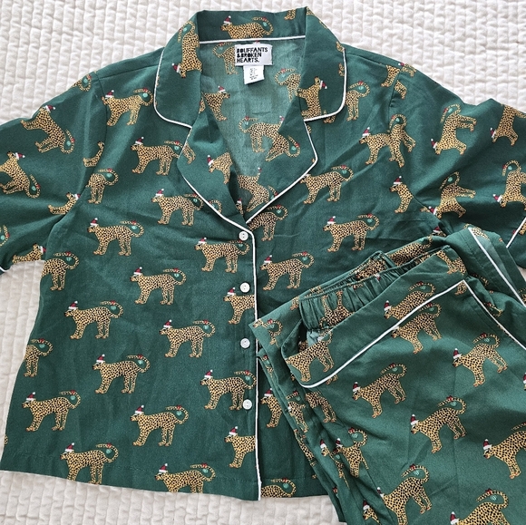 Leopard Print Women's Pajama Set in Green - Picture 1 of 4